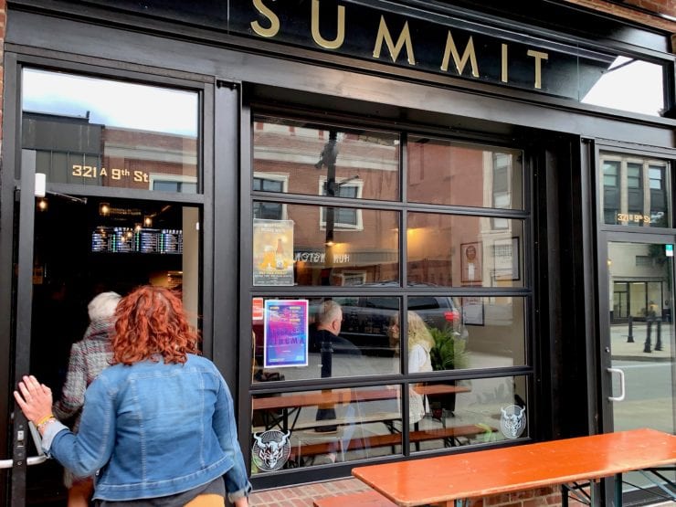 Summit Beer Station 6th Anniversary